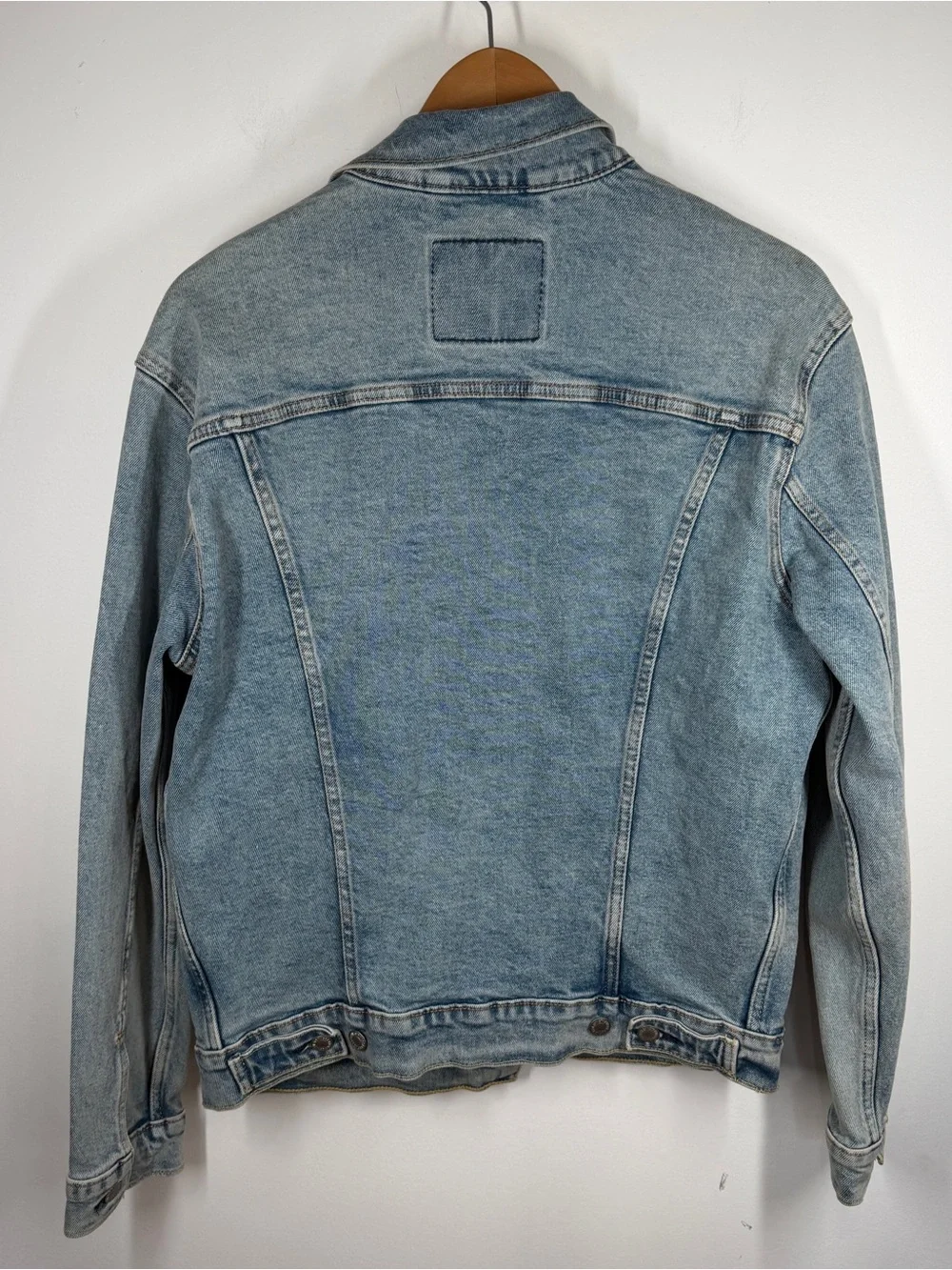 Mens Levi's Jean Jacket Size Medium Light Wash 100% Cotton Denim